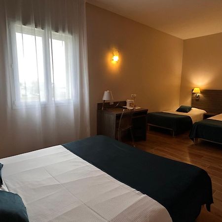 Hotel Caiman Pierrelatte Kültér fotó