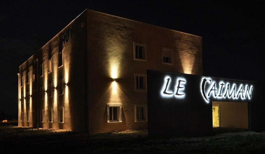 Hotel Caiman Pierrelatte Kültér fotó