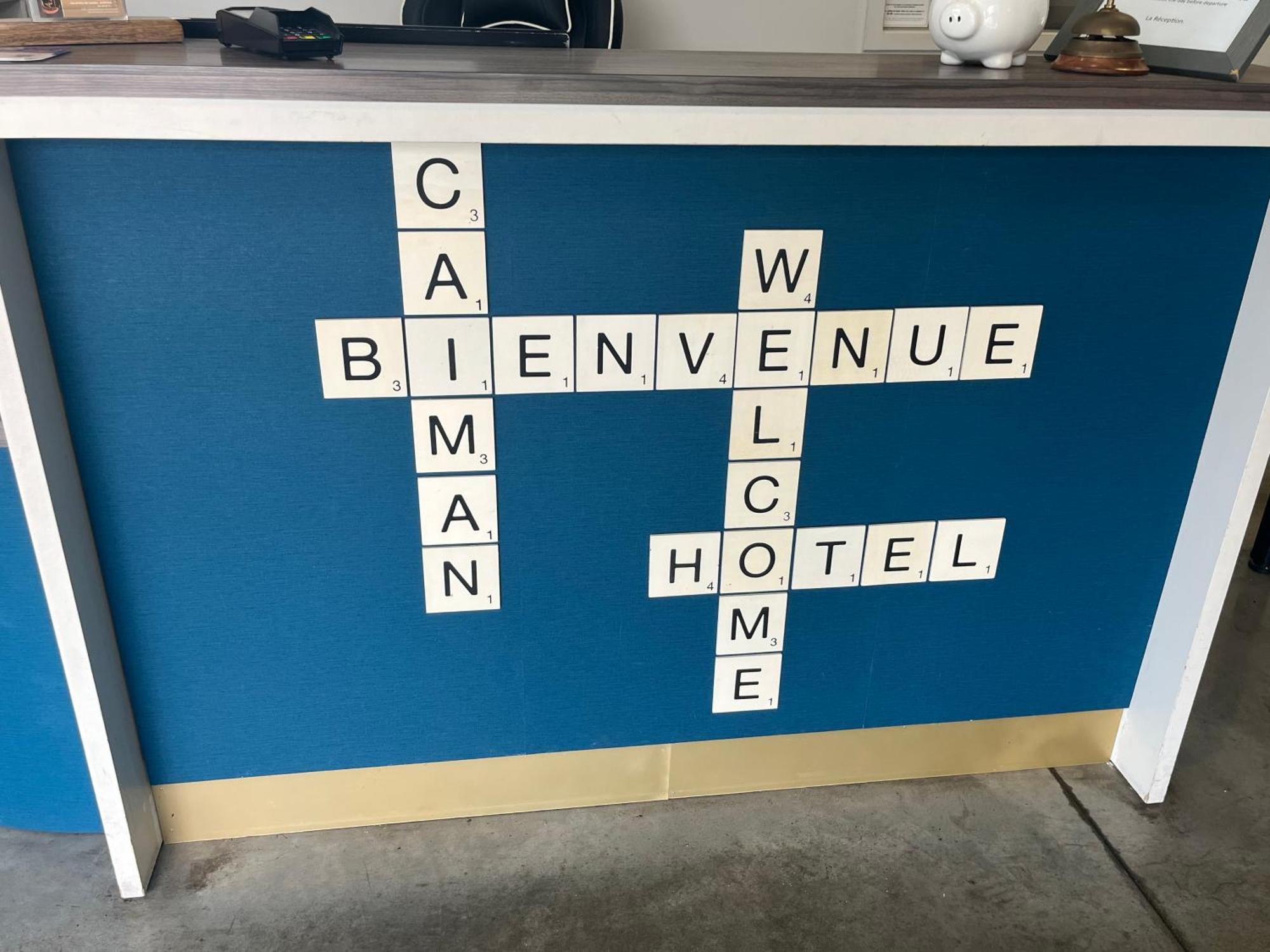 Hotel Caiman Pierrelatte Kültér fotó