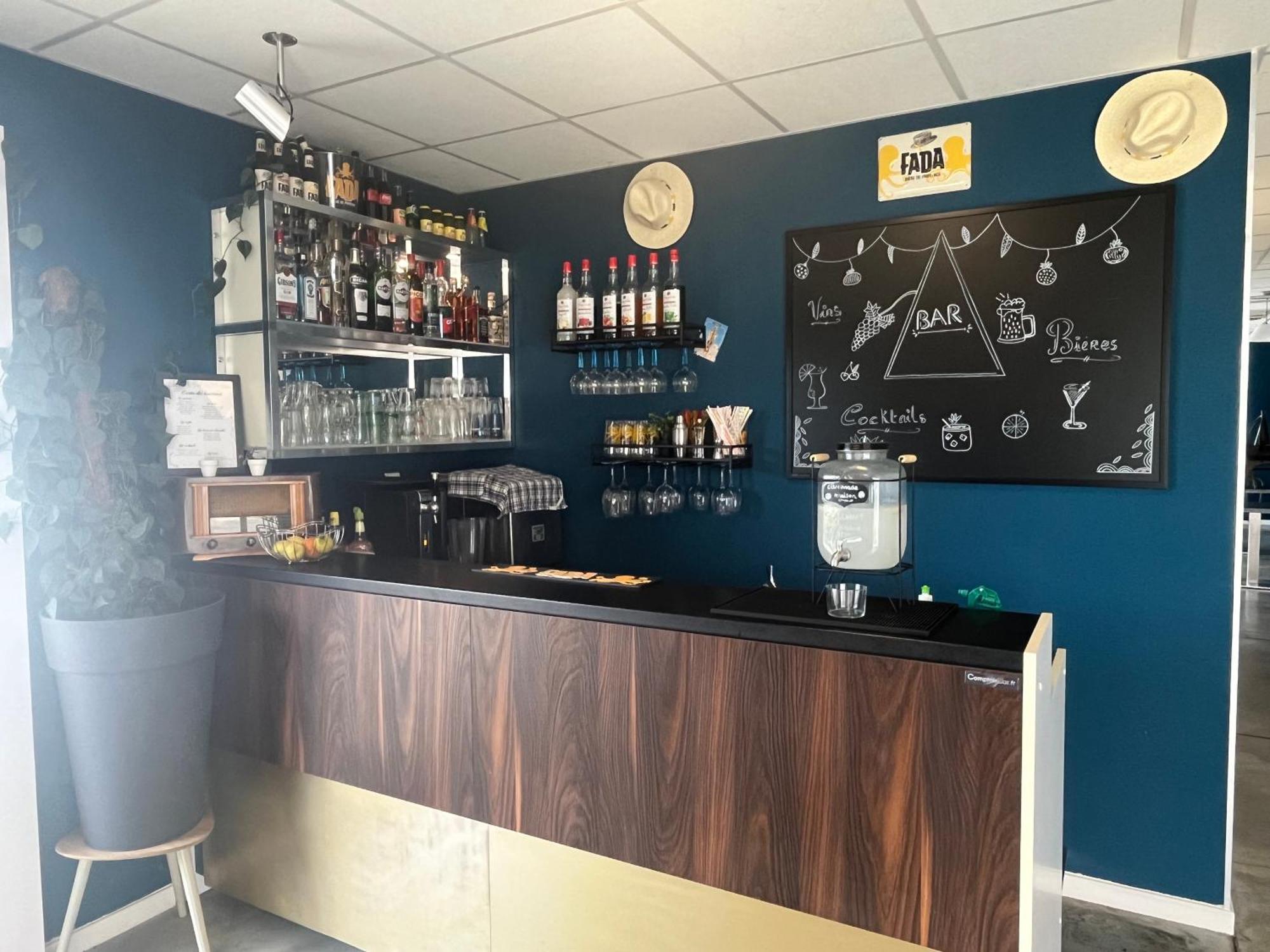 Hotel Caiman Pierrelatte Kültér fotó