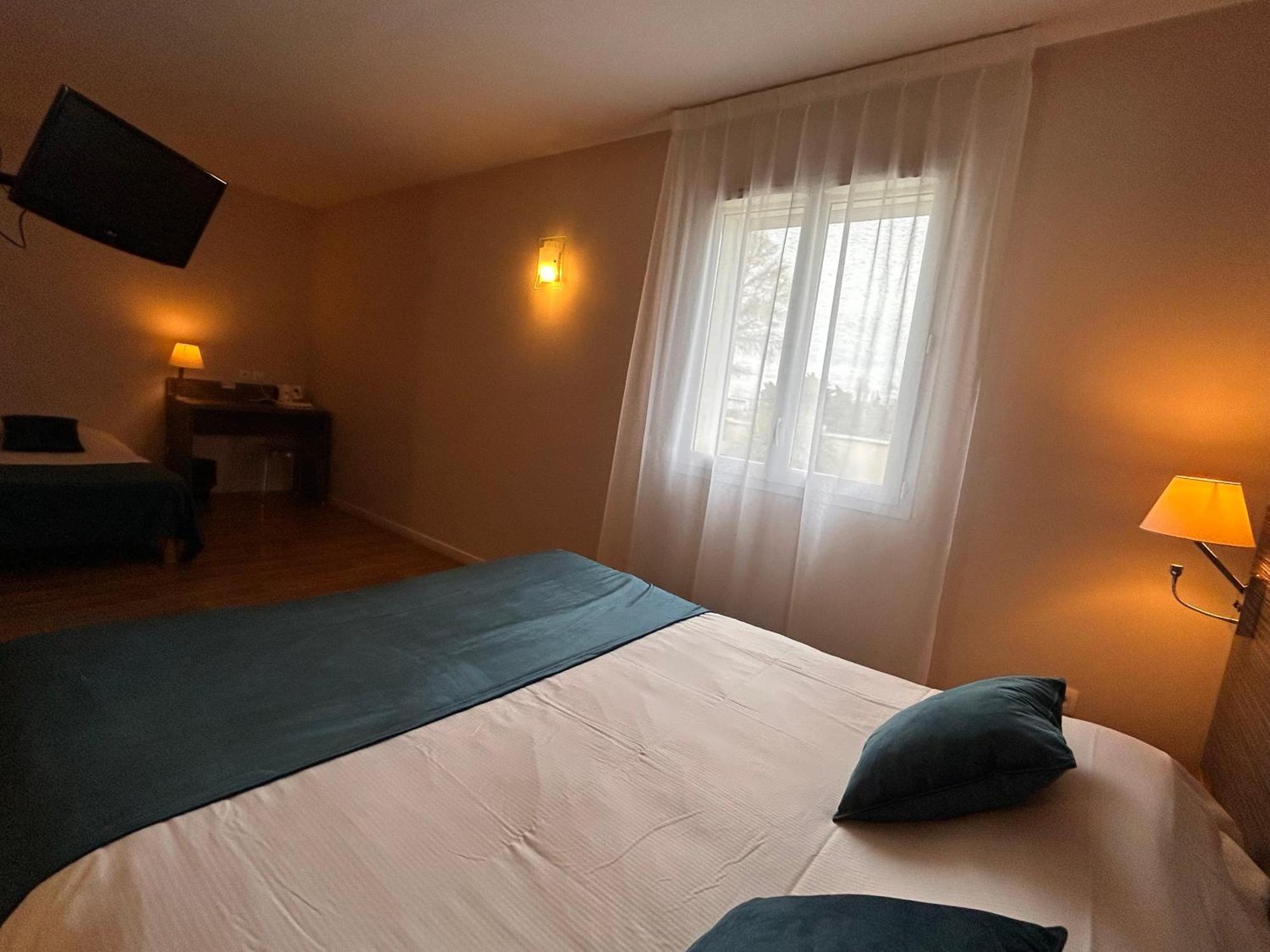 Hotel Caiman Pierrelatte Kültér fotó
